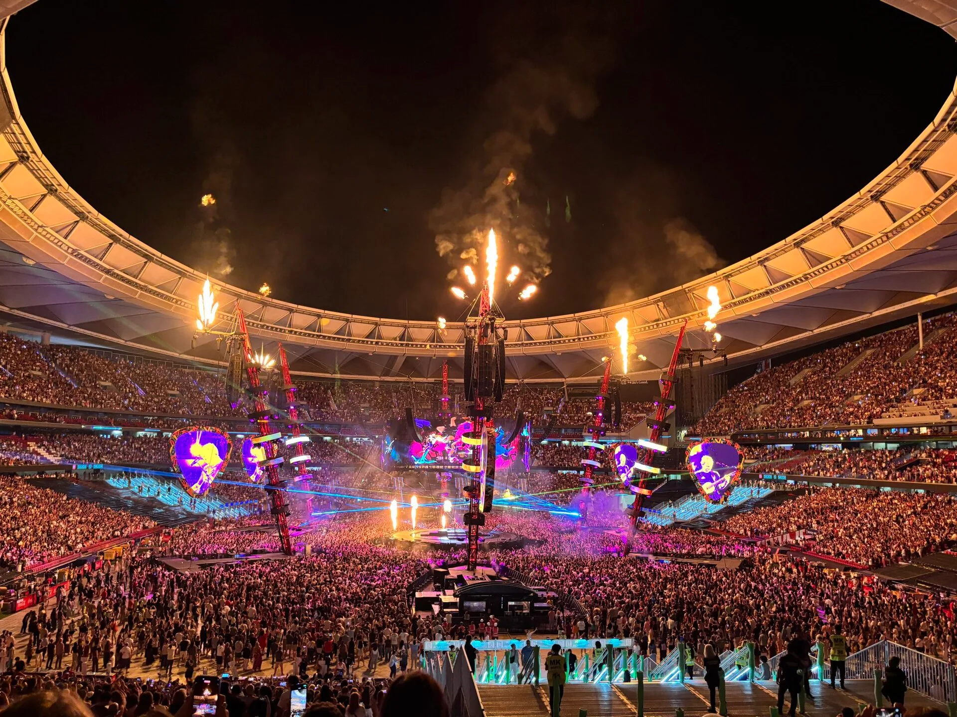 Ed Sheeran in Five Movements: The Loop Becomes a Crowd