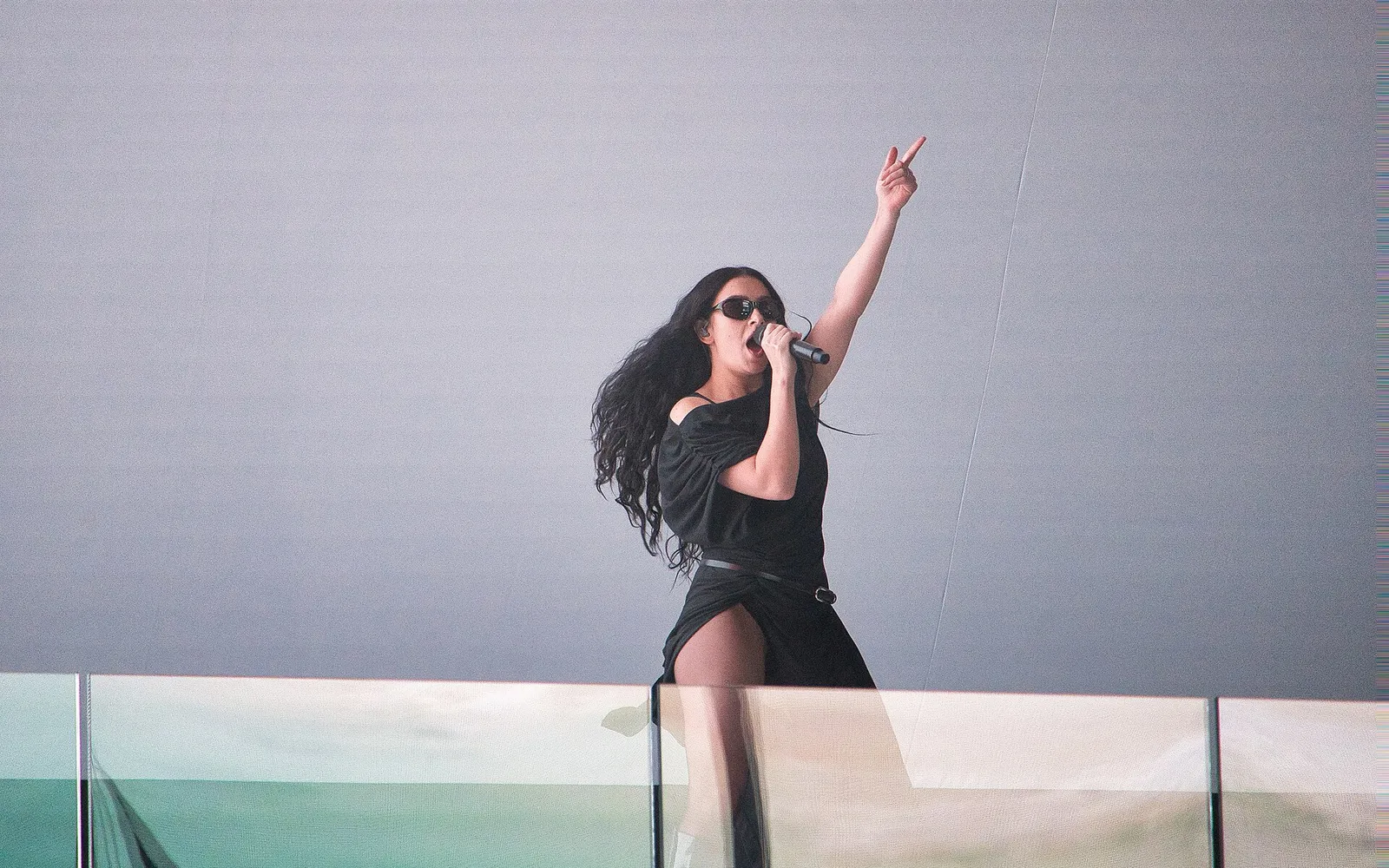 Charli xcx performing live