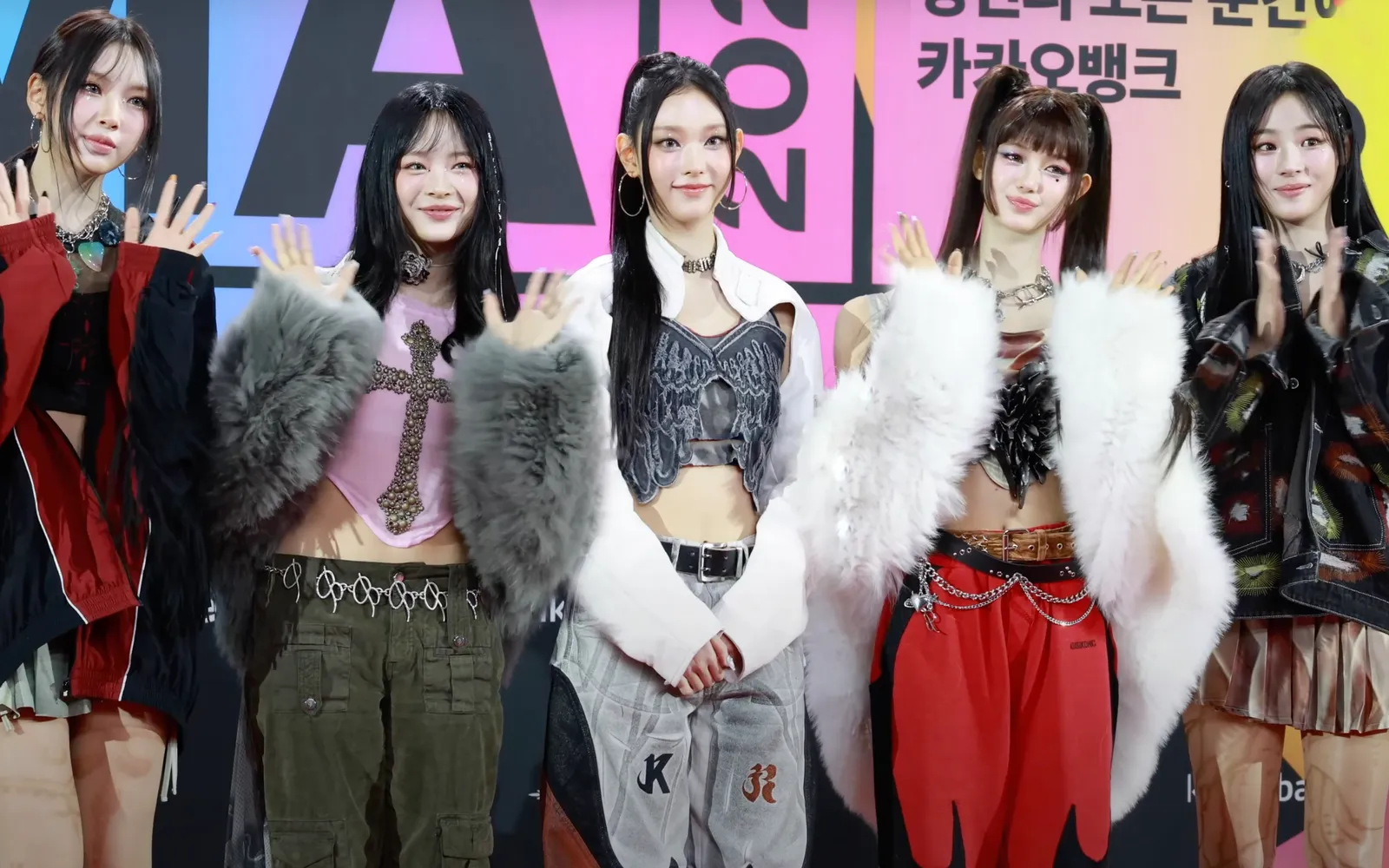 NewJeans-at-2023-MMA