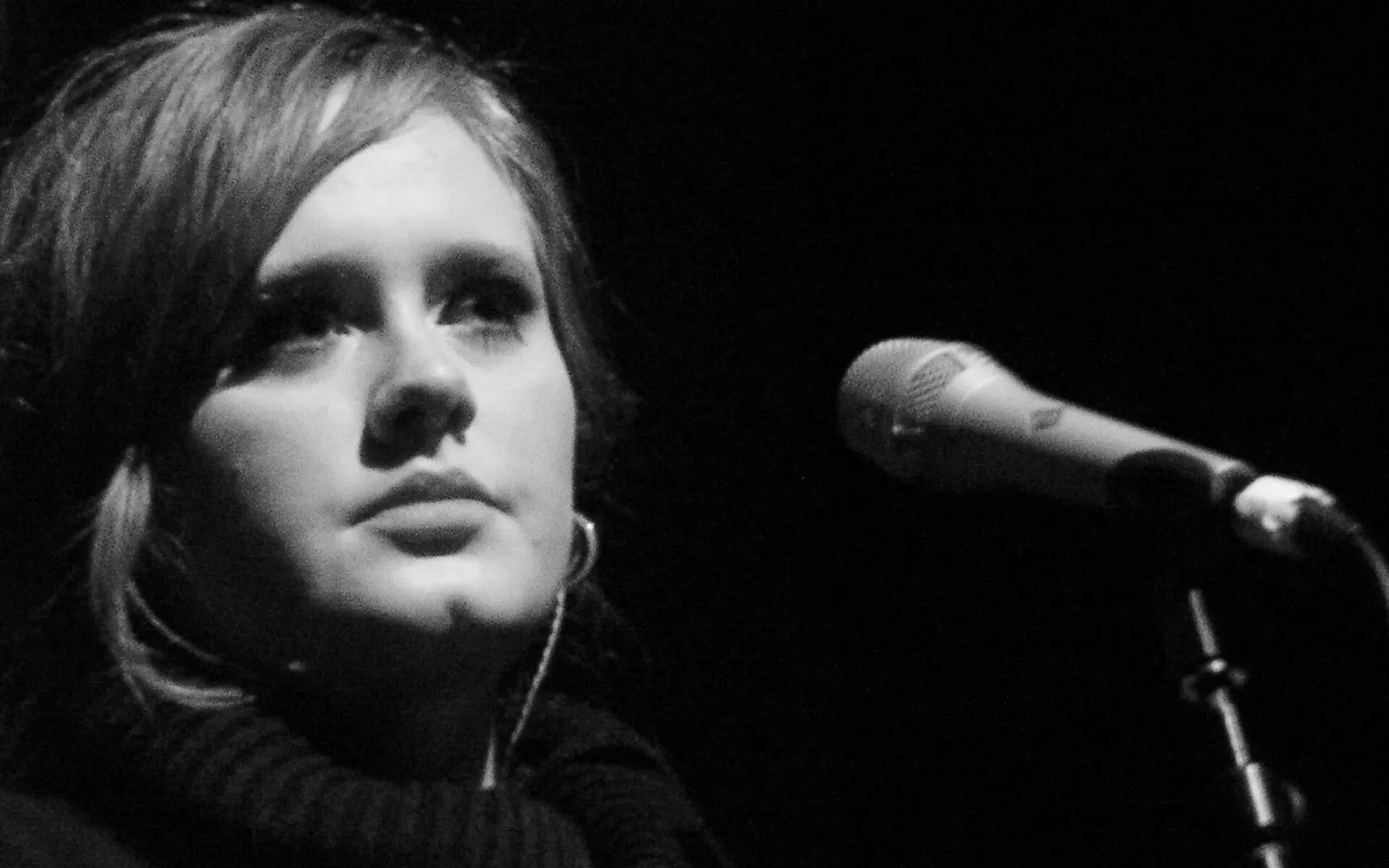 Adele performing live in 2009